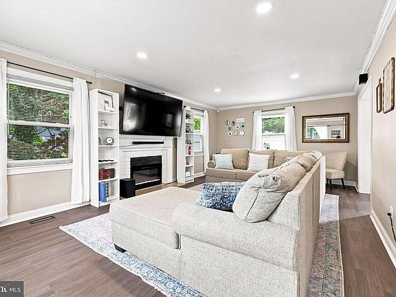 5th image of 61 Elsin Ln