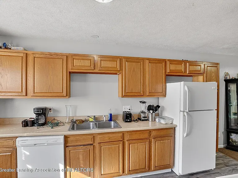 429 Liberty St — Photo 5