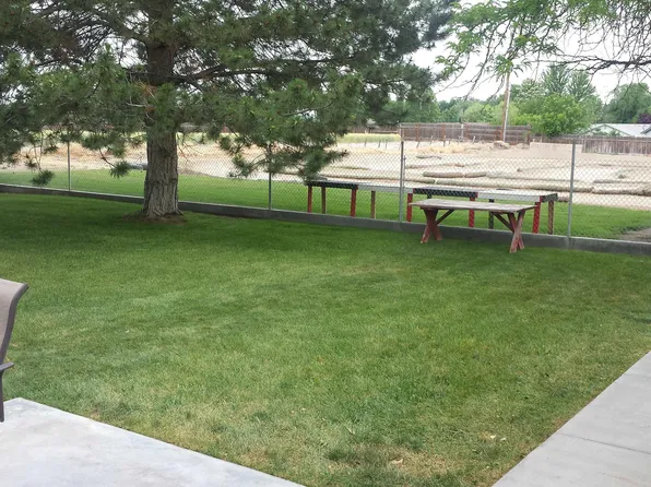 1309 Vista Dr, Emmett, ID 83617