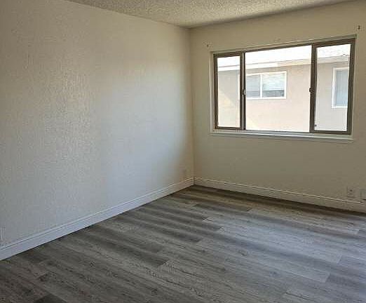2nd image of 510 N Locust St APT D