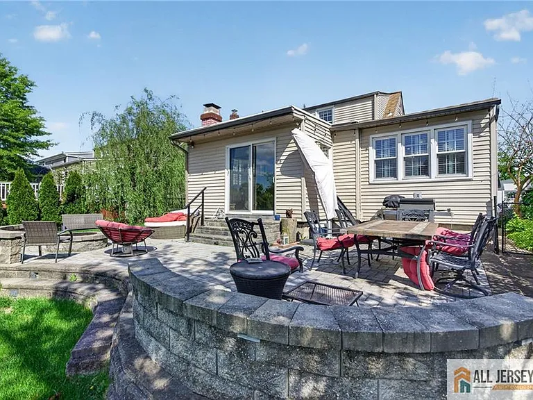 177 Midfield Rd — Photo 22