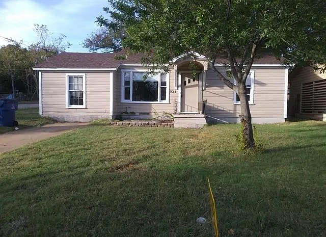 931 W Texas St — Photo 9