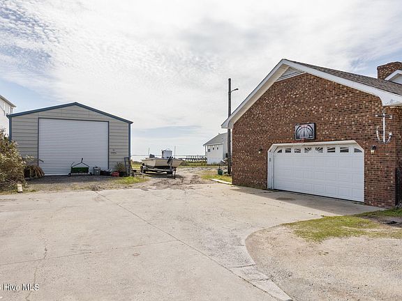 4th image of 1286 Island Road