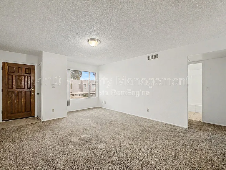 1927 E Hampton Ave #256 — Photo 4