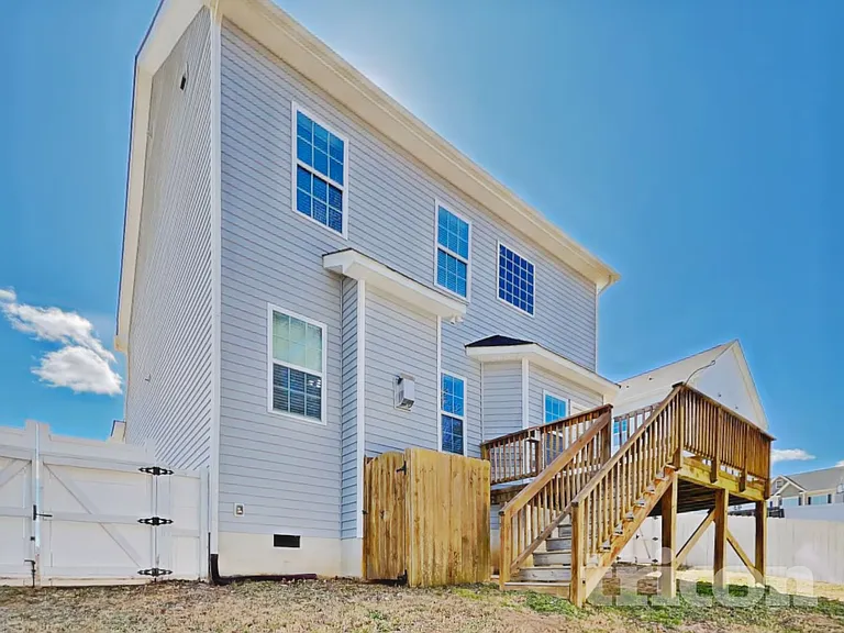 685 Century Dr — Photo 22