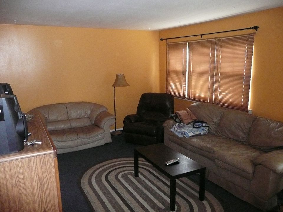 2nd image of 114 Lexington Blvd