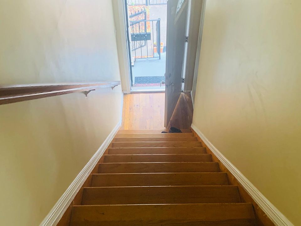 1st image of 11553 140th St Floor 2