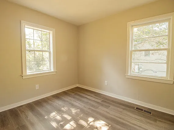 373 Belcher Dr — Photo 6