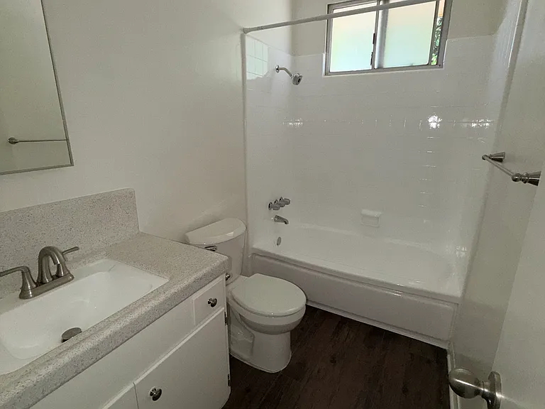 Pampas Lane Apartments — Photo 16