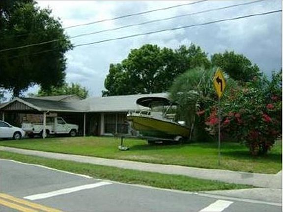 3rd image of 407 Prairie Lake Dr
