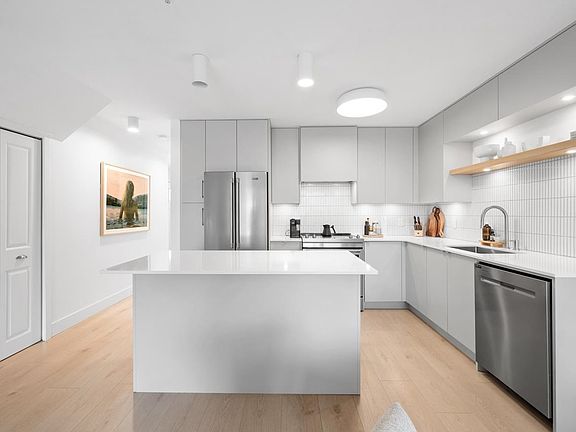 2nd image of 624 Shaw Rd #14