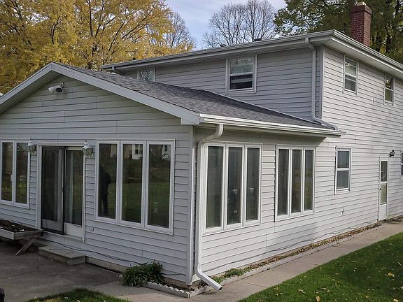 3rd image of 425 Saint Jude St