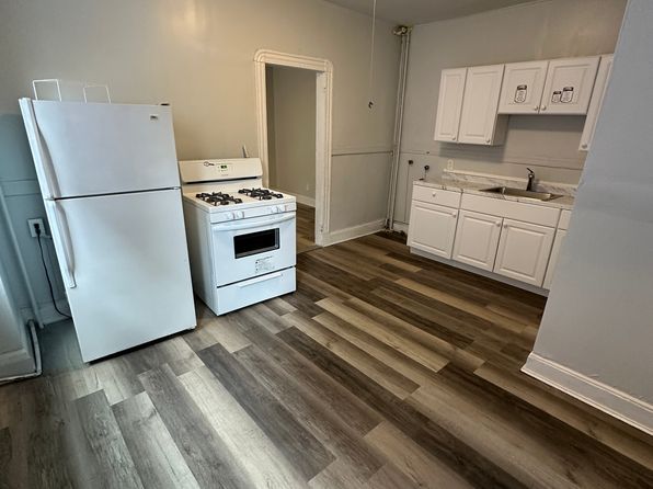 27 Mortson St #1W