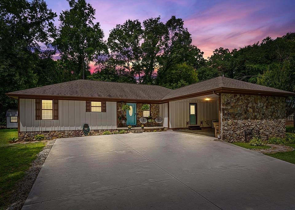 1st image of 408 Riderwood Dr