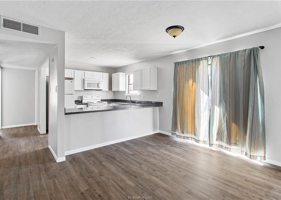 1st image of 1006 Autumn Cir #B