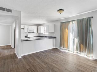 1006 Autumn Cir #B, College Station, TX 77840