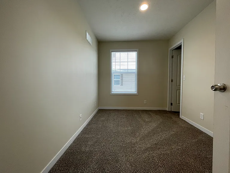 7204 E Grand River Ave — Photo 26