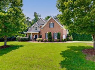 8449 Alice Player Dr, Oak Ridge, NC 27310