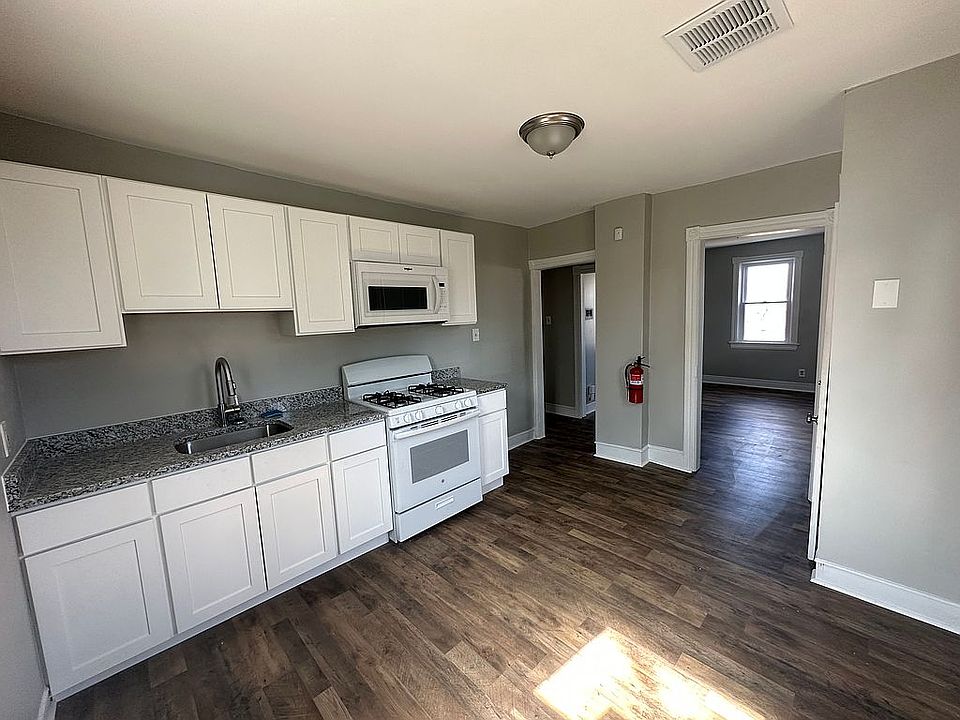 2nd image of 705 Dehirsch Ave #709