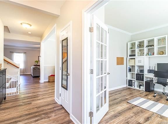 5th image of 1464 Rosemont Dr
