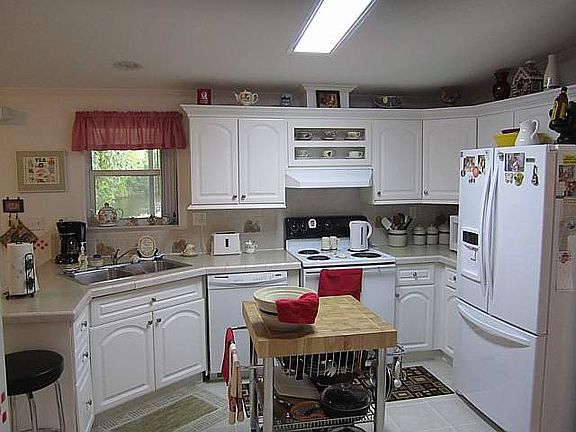 2nd image of 714 Oak Blvd