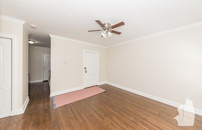 2nd image of 915 W Waveland Ave Unit 923-1B