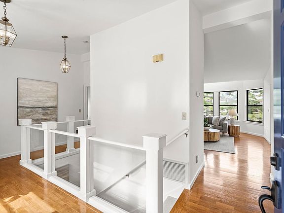 5th image of 110 Jensen Way