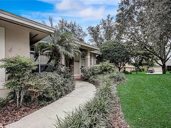 3rd image of 1017 Willa Lake Cir