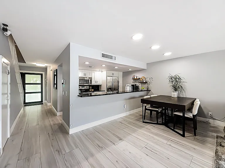 11313 NW 15th St — Photo 22