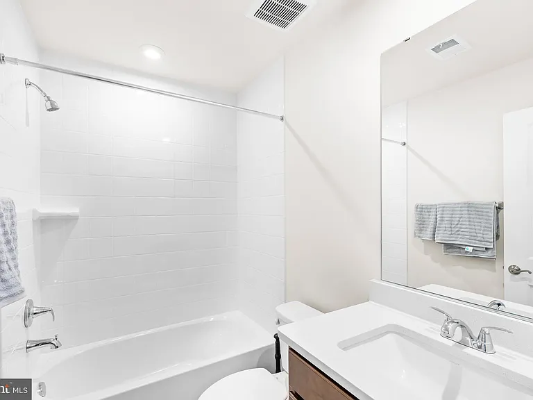 3404 Chester Aly — Photo 7