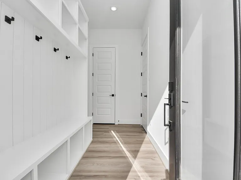 2408 Lorraine St — Photo 4