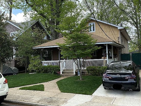 2nd image of 163 Hillcrest St