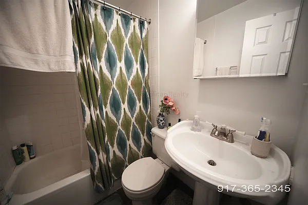 Rented by Metropolitan Realty | media 13