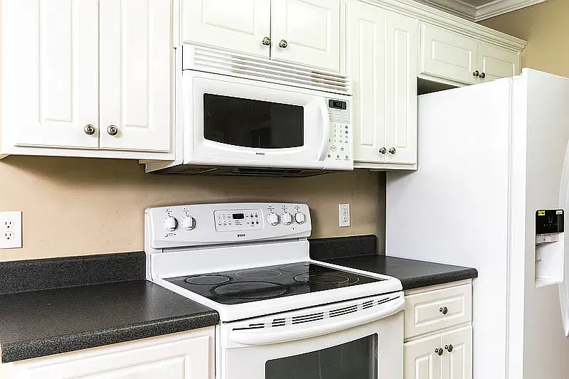 3 bed, 1365 sqft, $1,800 — Photo 4