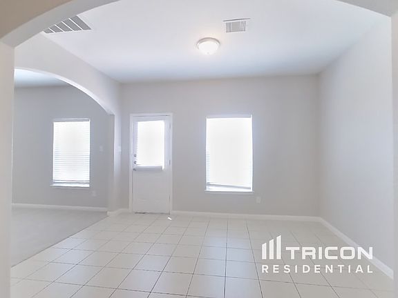 4th image of 10930 Hillside Creek Dr