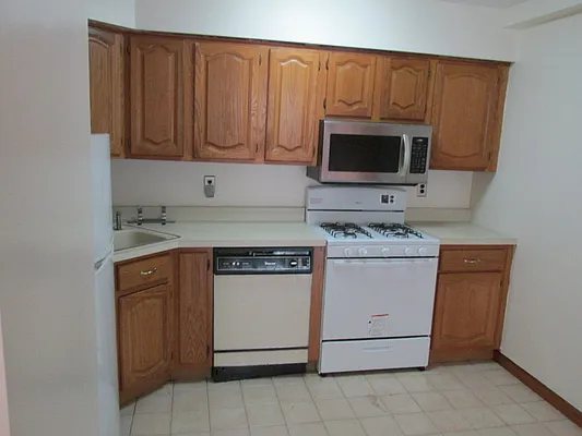 Rented by Windsor Homes Realty Corp | media 18