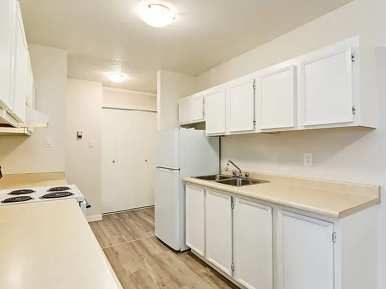 4102 43rd Ave #101 — Photo 12