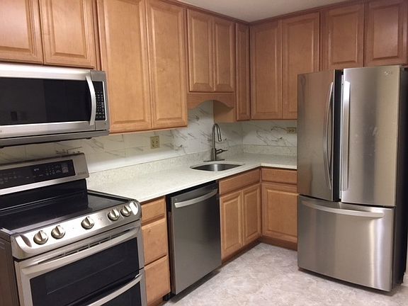 5th image of 715 E Falcon Dr Unit 111