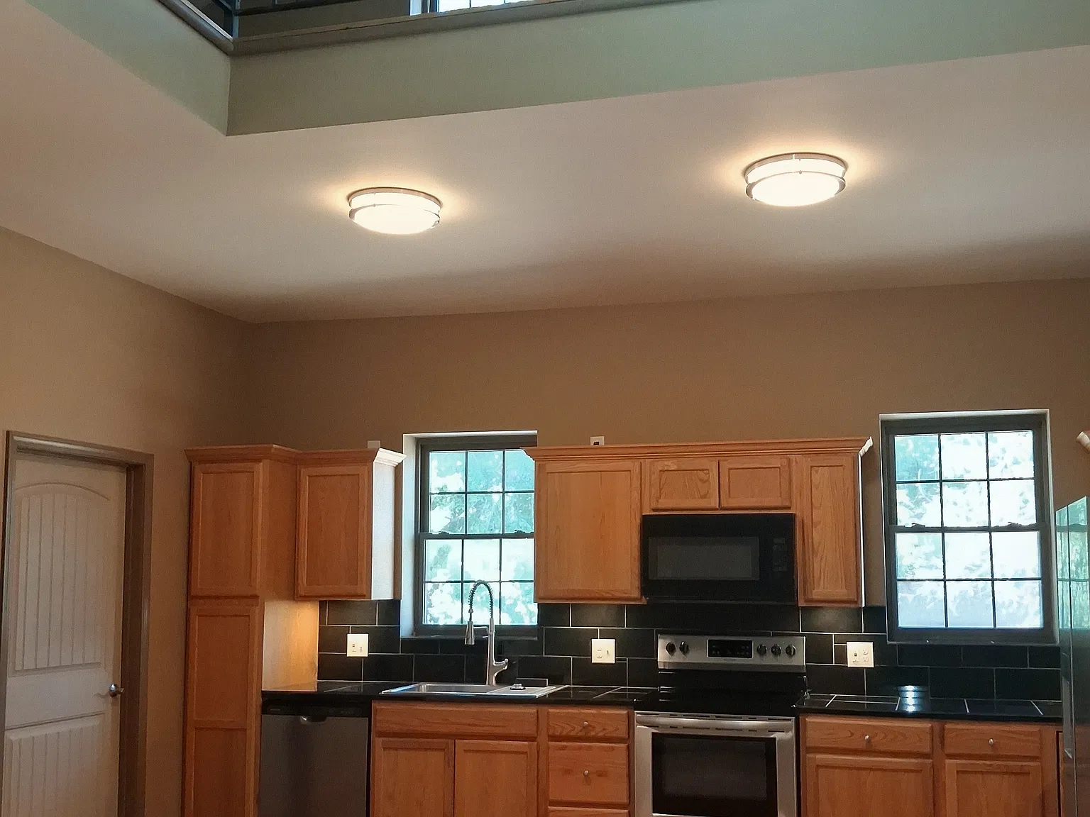 2 bed, 2200 sqft, $1,490 — Photo 4