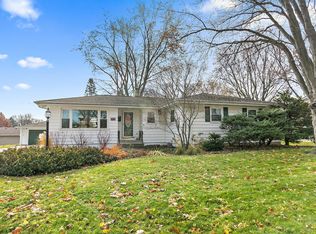 348 Conlin Ave, Sycamore, IL 60178