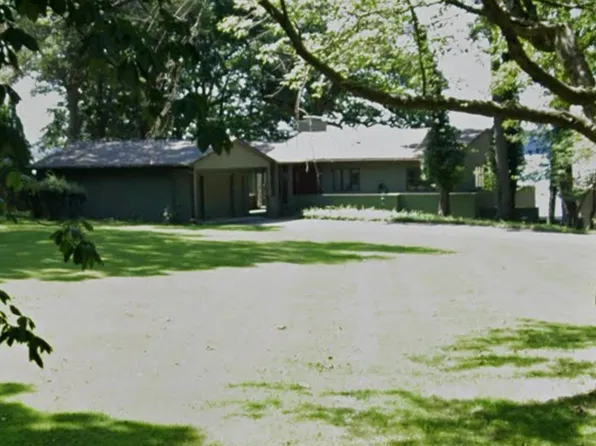 2530 W Lake Shore Dr, Springfield, IL 62712