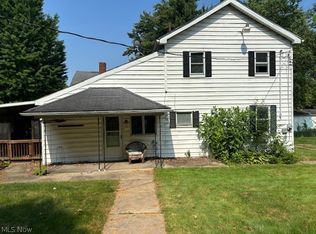 1045 Heacock Rd, Sebring, OH 44672