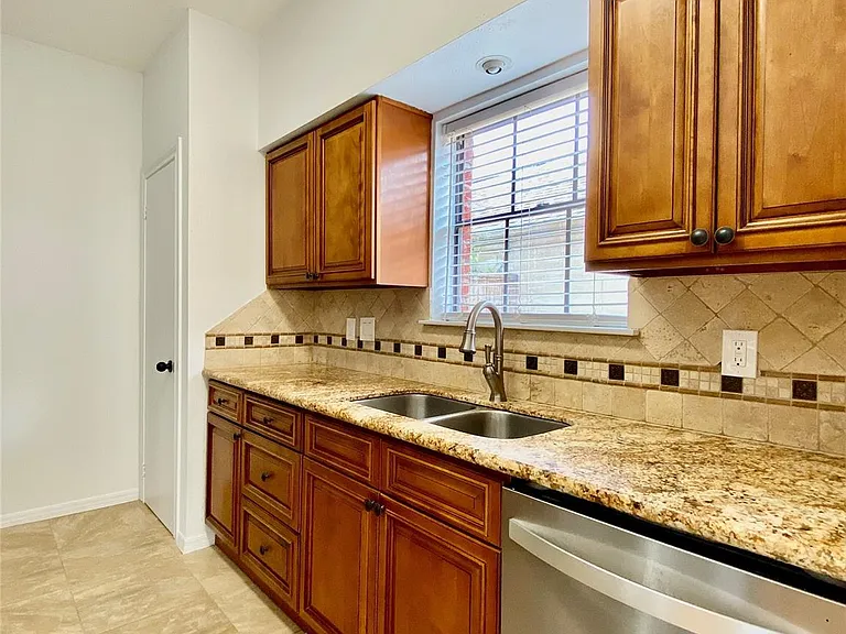 752 Augusta Dr #752 — Photo 9