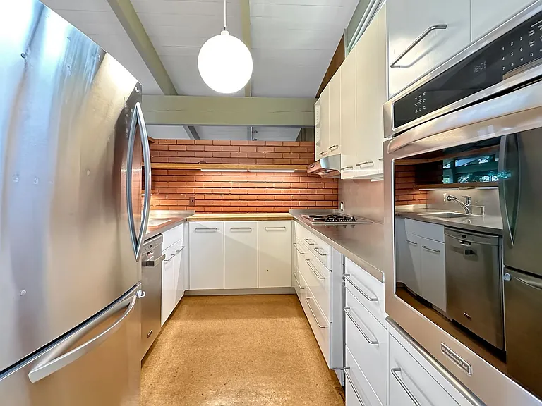 1118 Keith Ave — Photo 10
