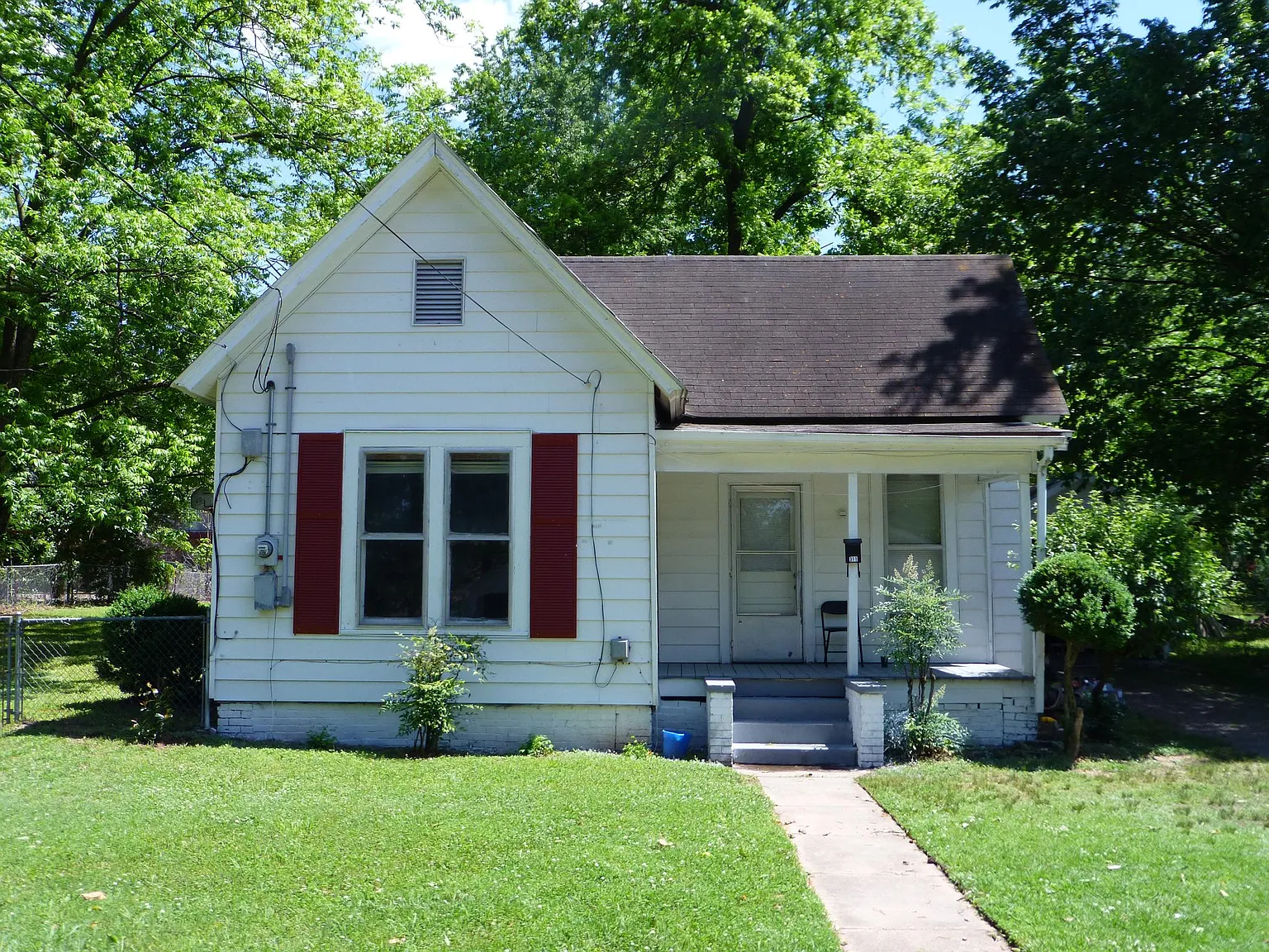 3 bed, 1600 sqft, $950 — Photo 1