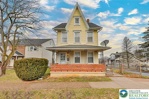 303 W Lincoln St Photo 1
