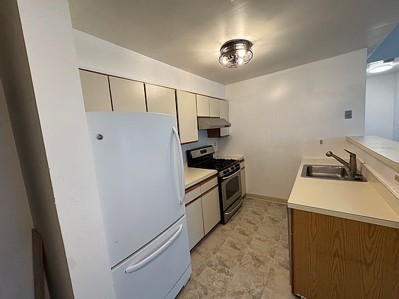 5th image of 700 N Franklin Blvd Unit 508