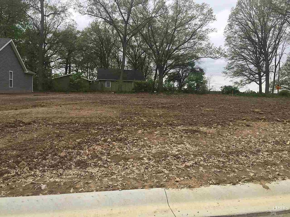 1st image of 3006 E Pickett Ln