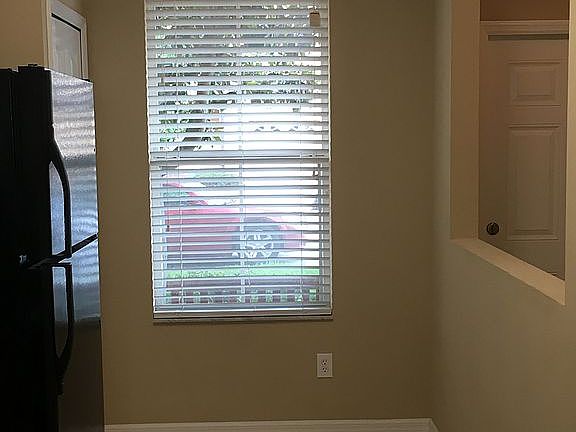 3rd image of 2810 Retreat View Cir