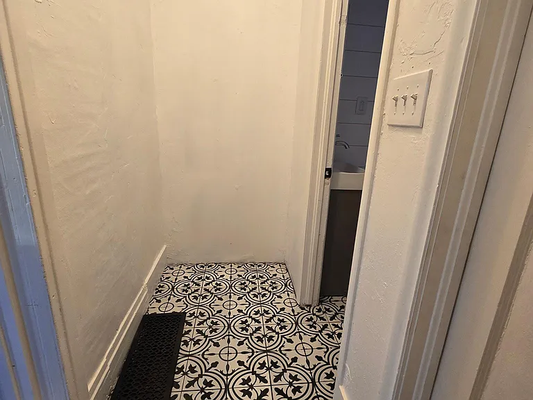 452 S Main St — Photo 7